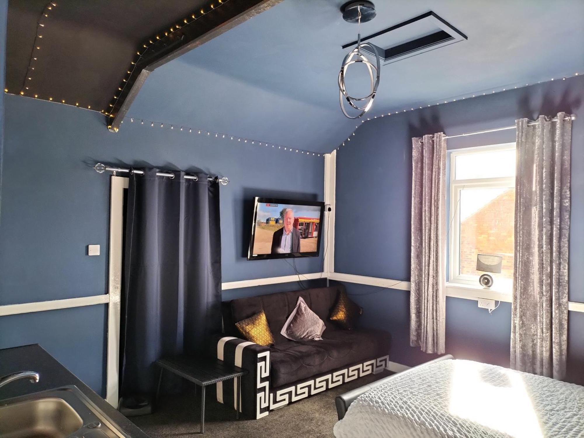 The New Accommodation Free Complementary Breakfast Tibshelf ภายนอก รูปภาพ